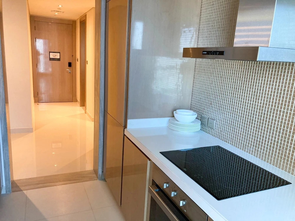 Stunning Fully Furnished 2 Bedroom in Paramount Prime Location Business bay