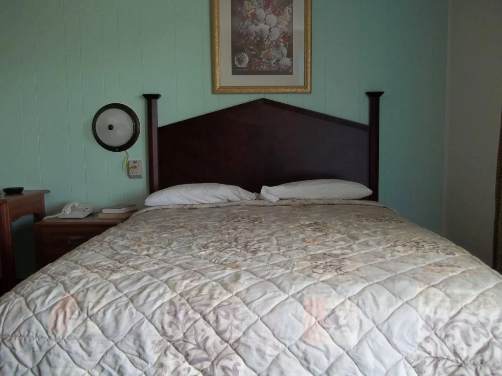 Altamont Motel