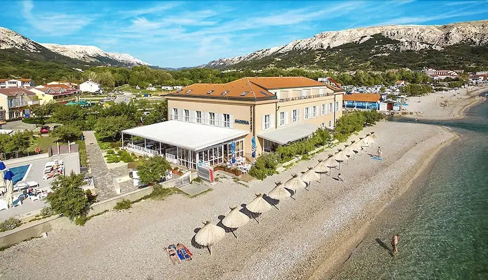 Hotel Dobrovit