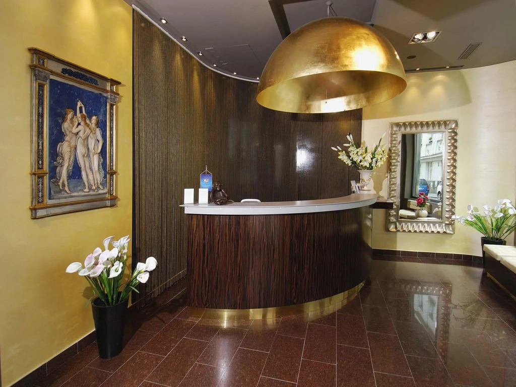 EA Hotel Crystal Palace