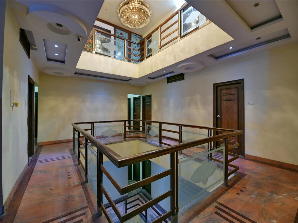 OYO 2289 Hotel Radha Palace