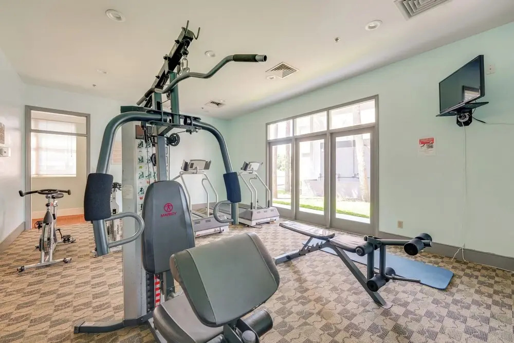 2 Mi to Disney & Old Town: Resort Condo w/ Perks