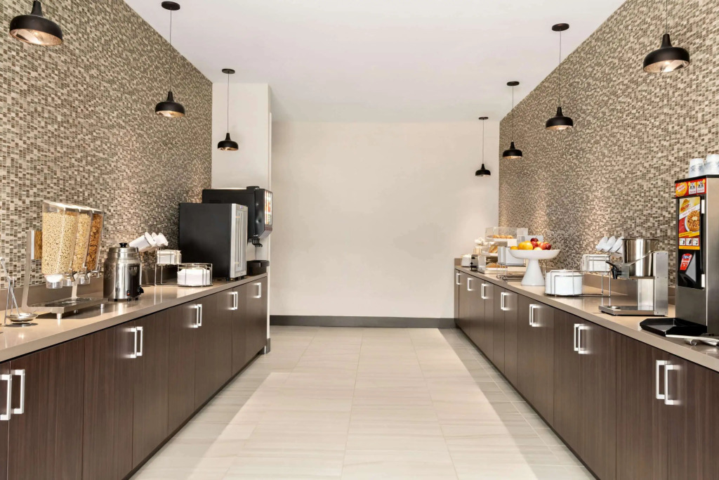 La Quinta Inn & Suites by Wyndham Orlando I-Drive Theme Parks
