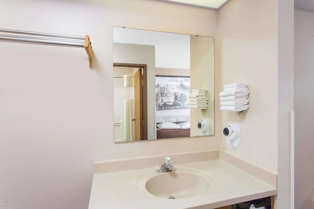 Super 8 by Wyndham Dodgeville