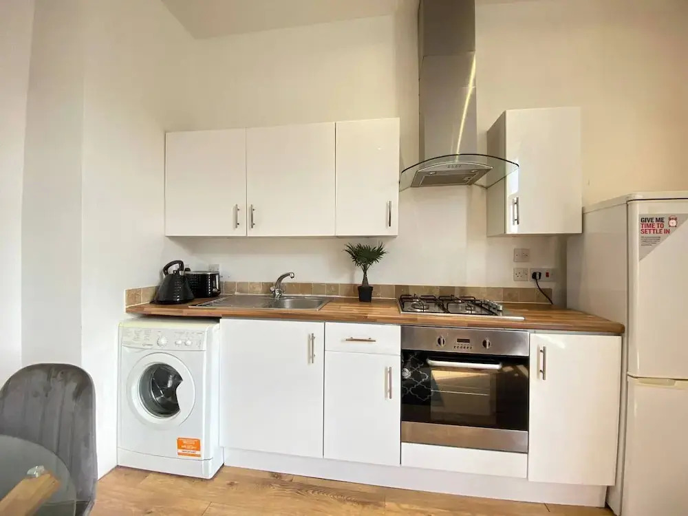 Cozy Croydon Apartment With Central Heating & Free Parking
