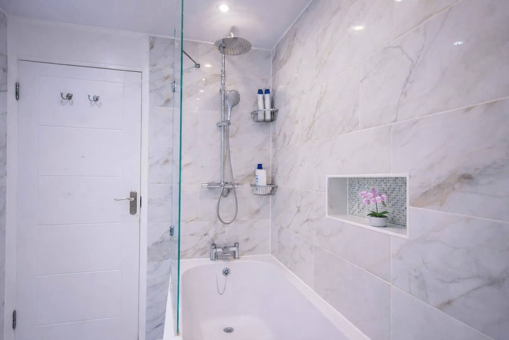 Free Parking - Hayes - Heathrow - Luxe 3BR Family -contractor Stay