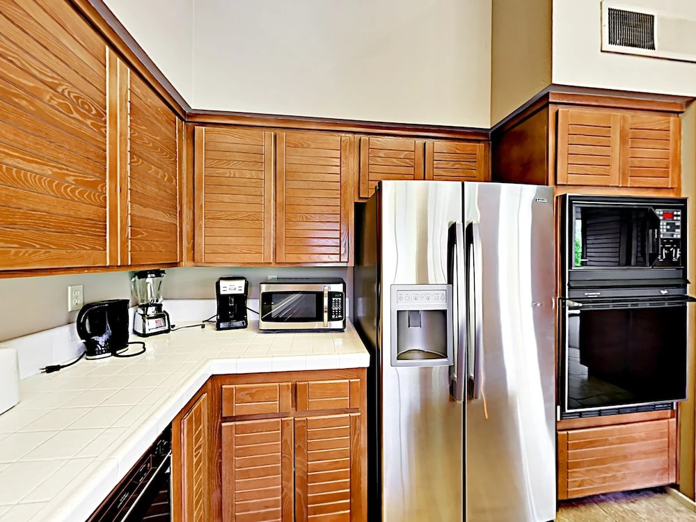 55323 Southern Hills Condo 3 Bedrooms 3.5 Bathrooms Condo