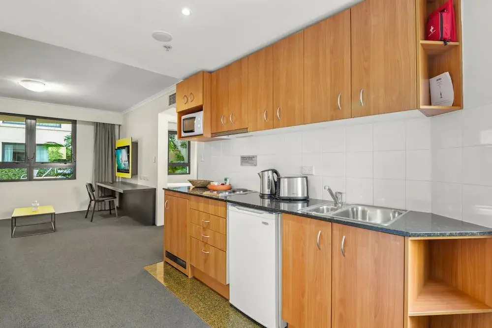 Contemporary 1-bed First Floor Unit With Pool