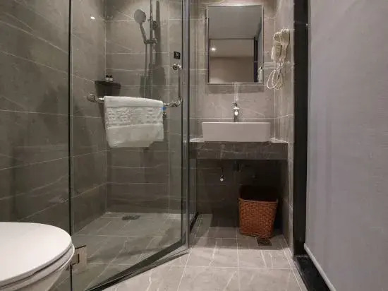 Couple Expert Boutique Hotel (Dongmen Old Street Station)