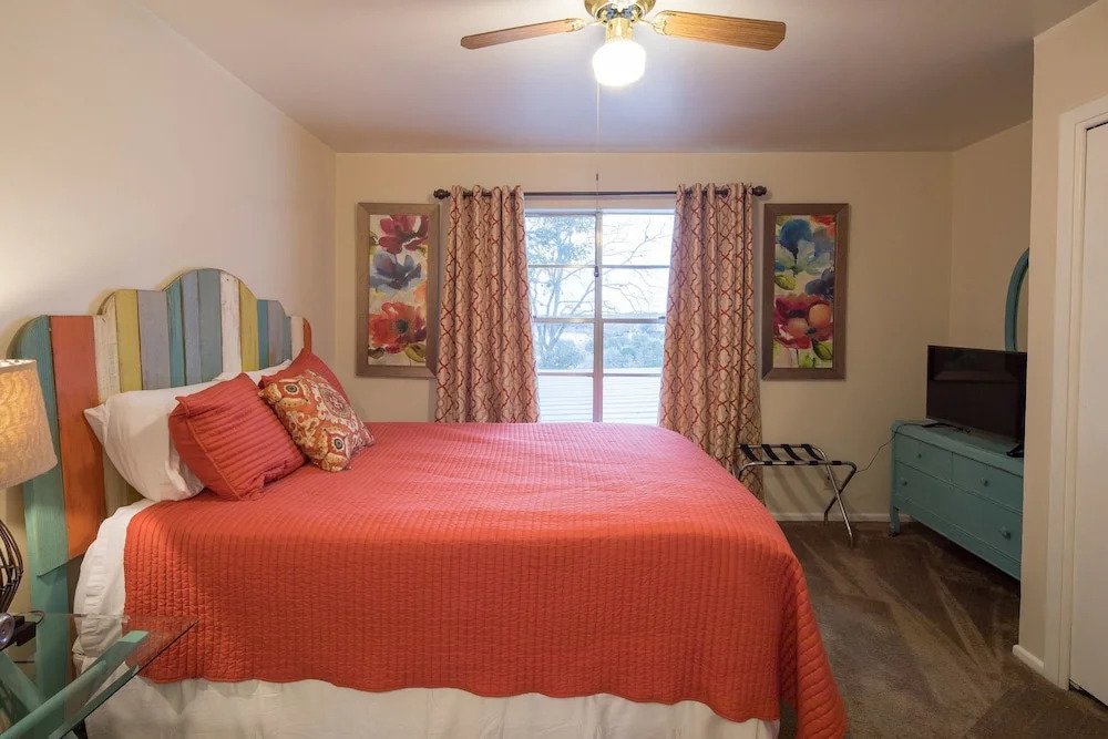 Texas Rose Lodge by RedAwning