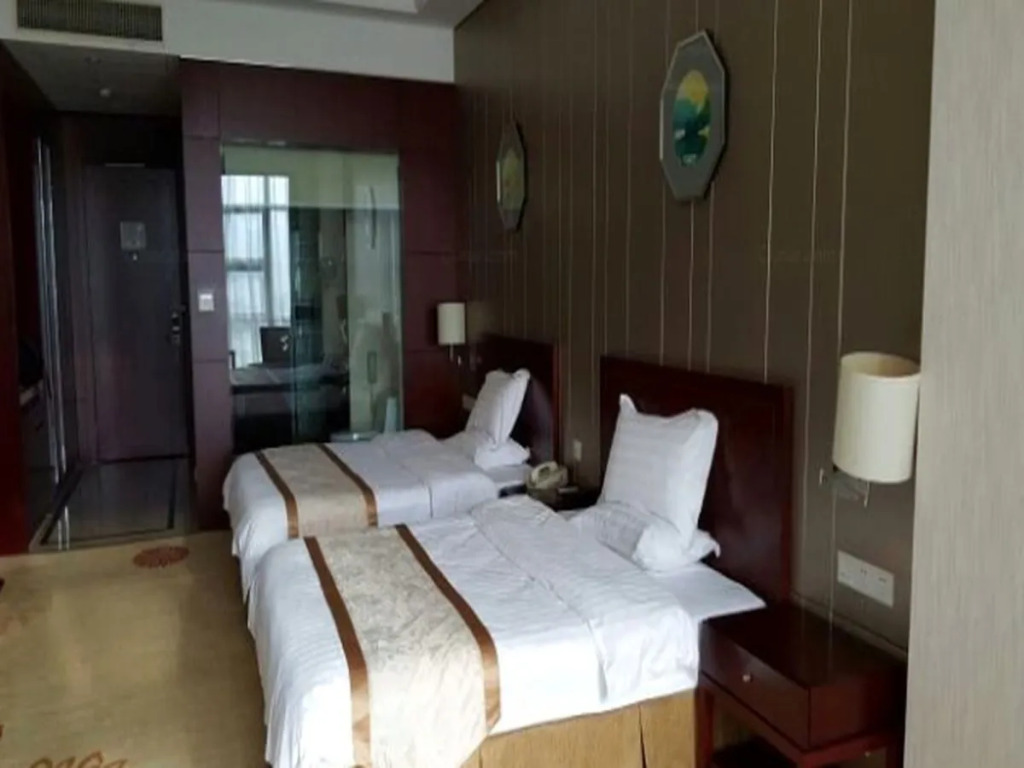 Dingding International Hotel