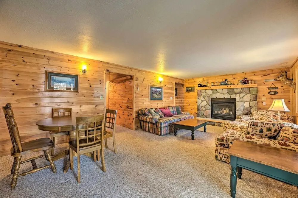 Lakefront Hawks Getaway - Fire Pit & Kayaks!