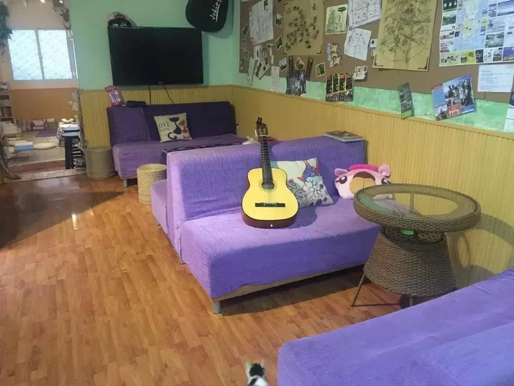 Whale Song Travel Inn