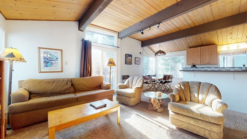 Timberline 44 Cozy and Quiet, Corner Unit, Lots of Natural Light by RedAwning
