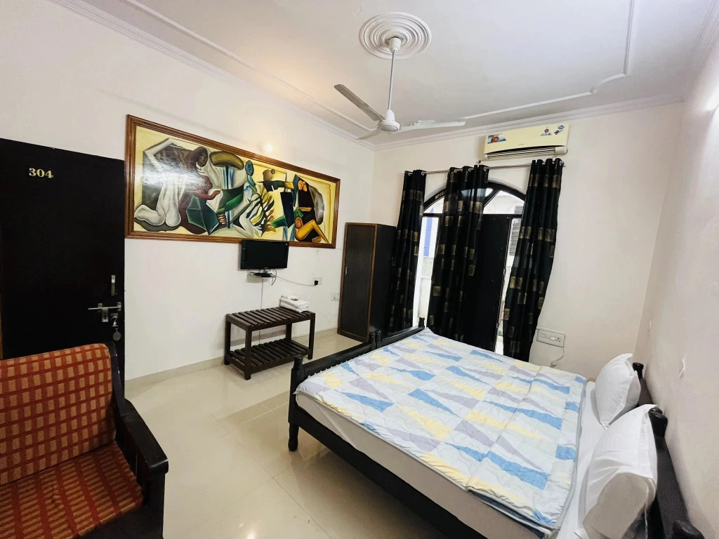 OYO 17284 Hotel Vrindavan Palace