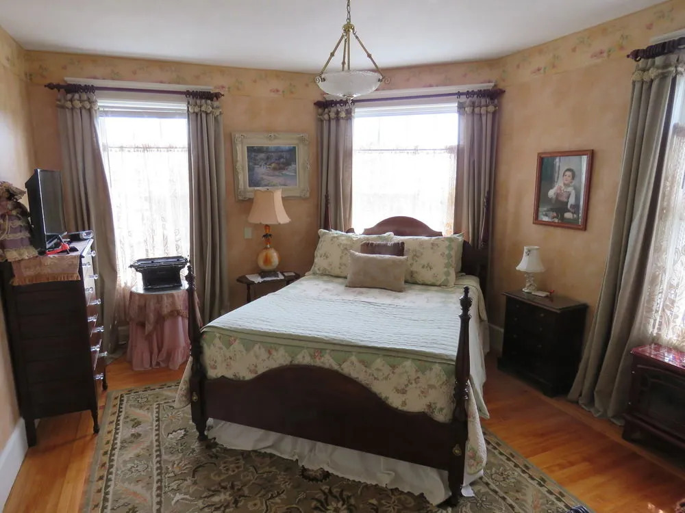 The Sleigh Maker Inn Bed and Breakfast