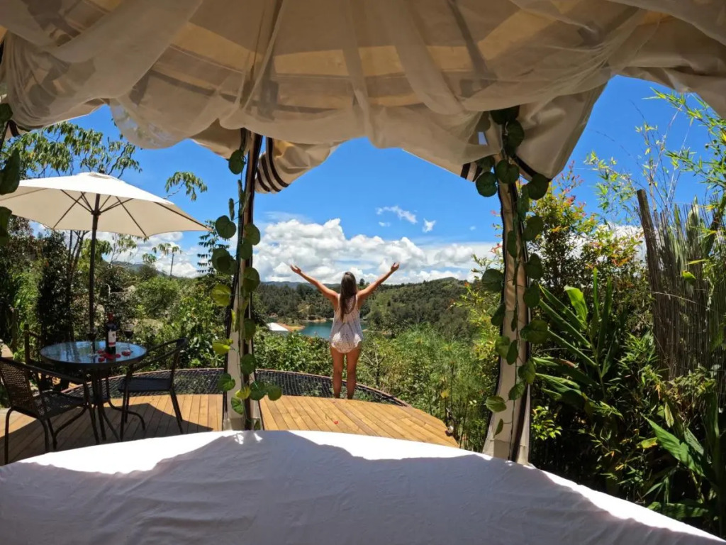 Levit Glamping - Hotel Frente al Embalse Guatapé Peñol
