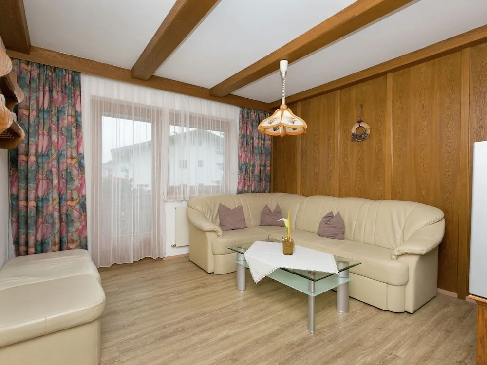 Modern Apartment in Uderns Near Ski Area