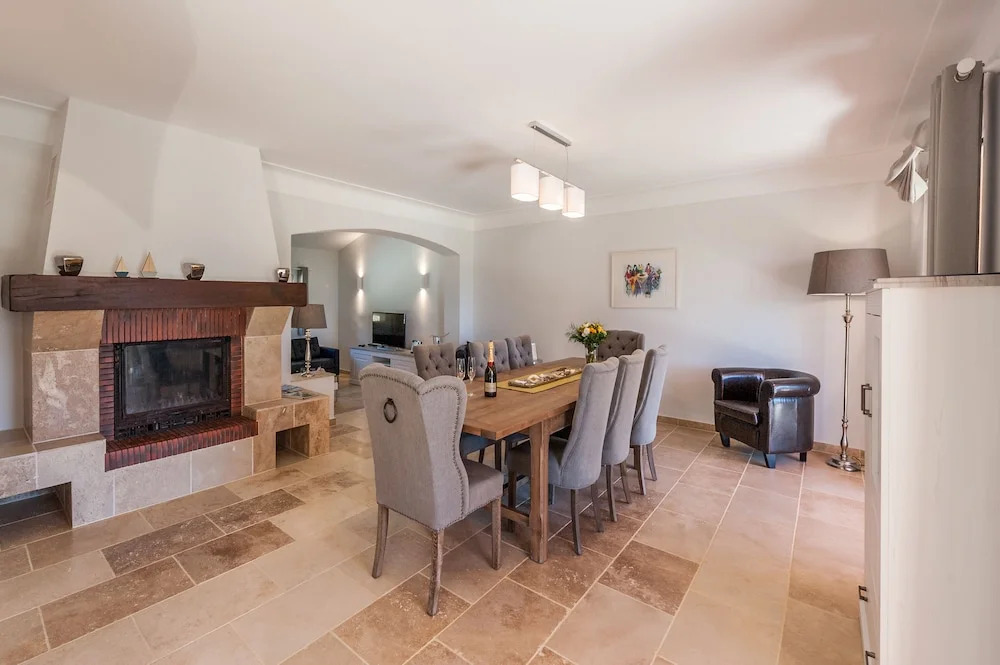 Villa Mistral