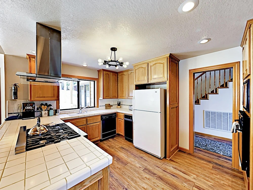 Snowpeak House 4 Bedrooms 3.5 Bathrooms Home