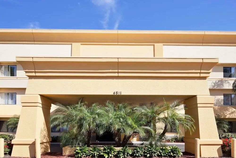 La Quinta Inn & Suites Tampa East Fairgrounds # 1039