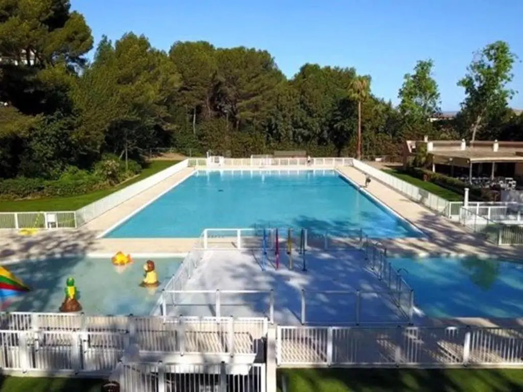 Appartement Six-Fours-les-Plages, 3 pièces, 6 personnes - FR-1-316-95