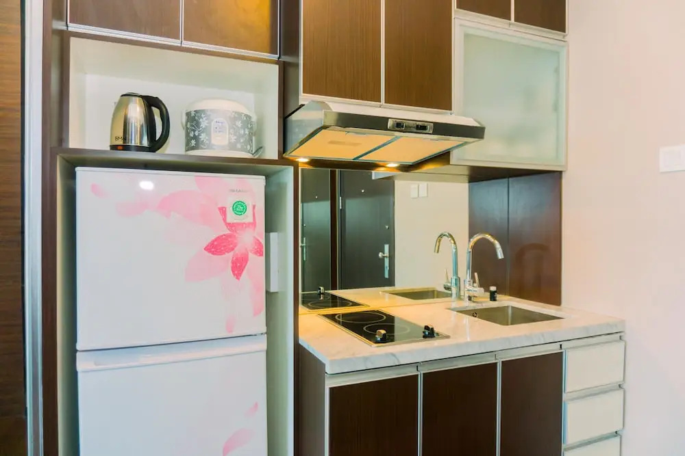 Homey And Minimalist Studio Room At Gp Plaza Apartment