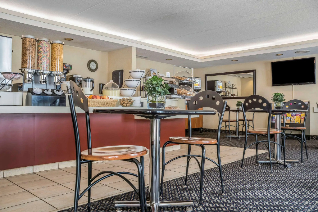 Comfort Suites