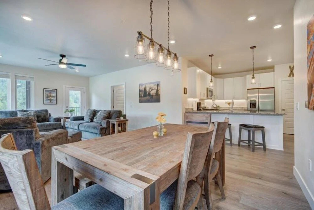 Clearwater Lofts - New! Modern 2 Bedroom Near Keystone Lake