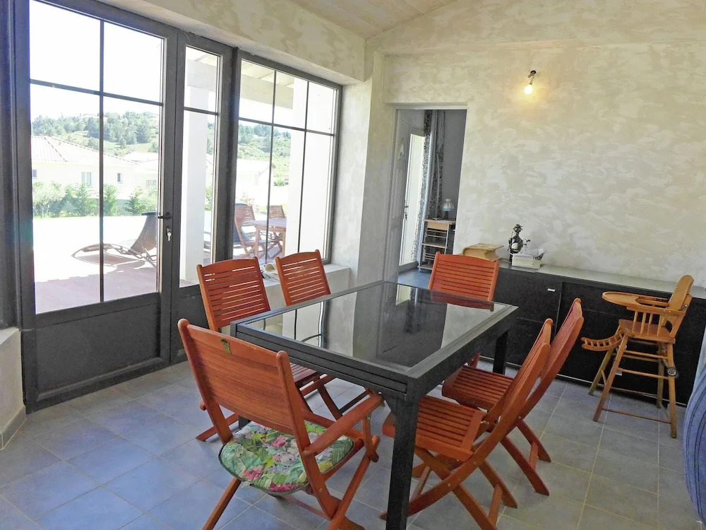 Beautiful House With Private Pool and Large Garden