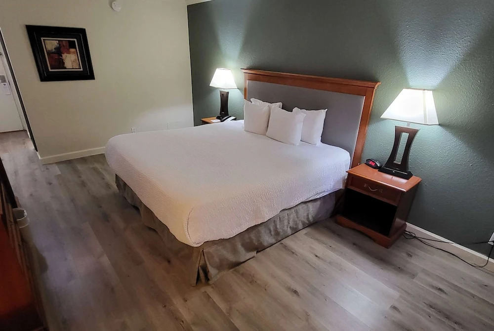 Hotel Monarchy & Suites