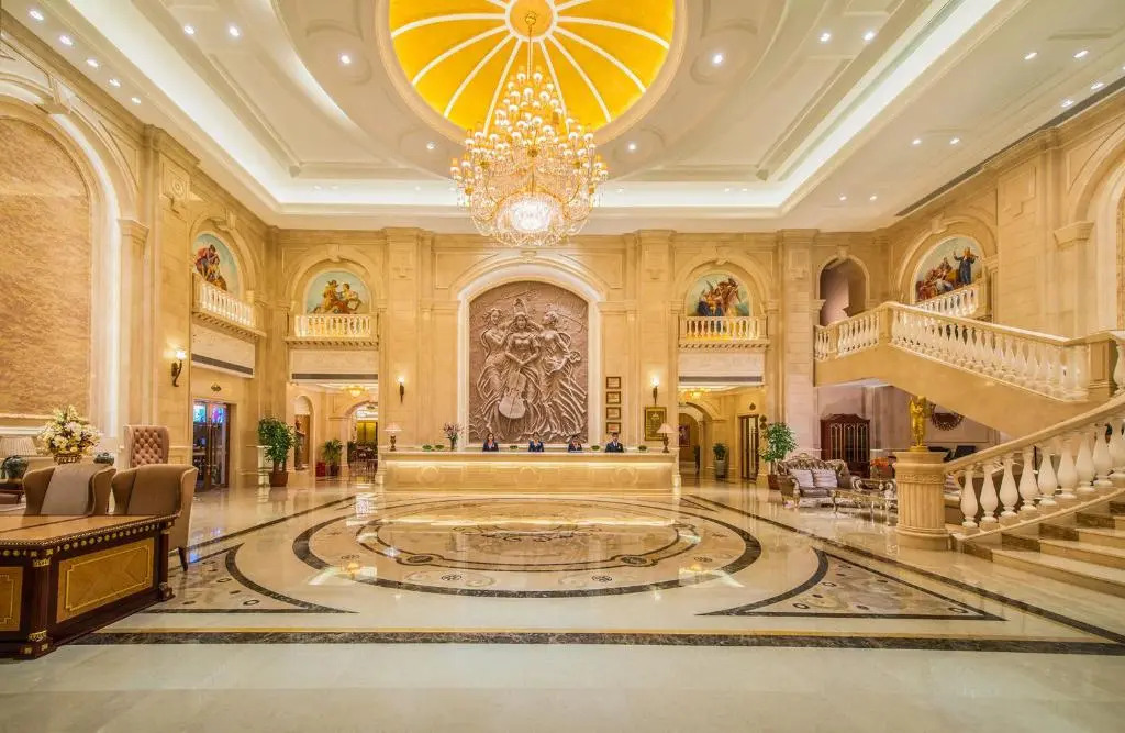 Vienna Hotel (Shenzhen South China City, Hehua Metro Station)