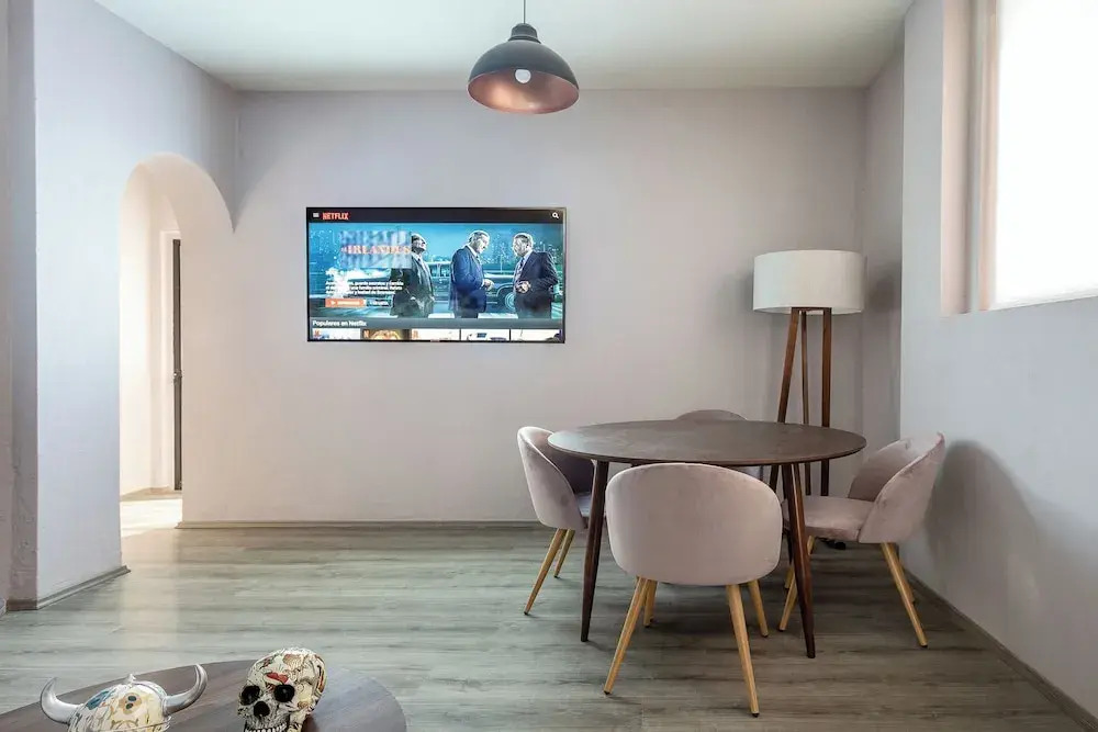 Luxury in the Heart of Roma - Elevator - Sleeps 7
