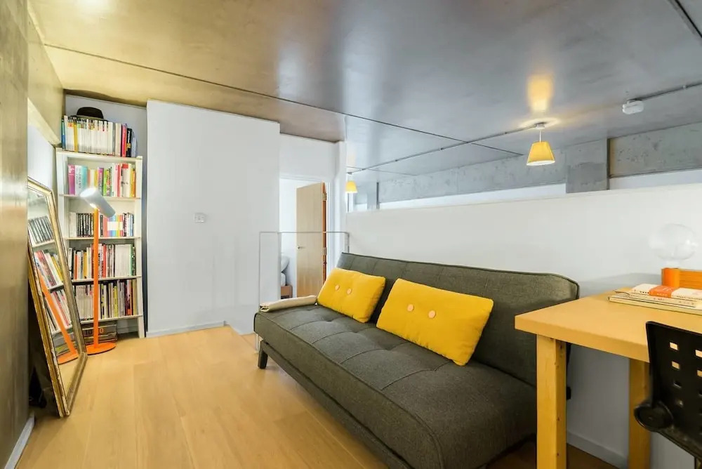 An Architectural 1 Bedroom Apartment
