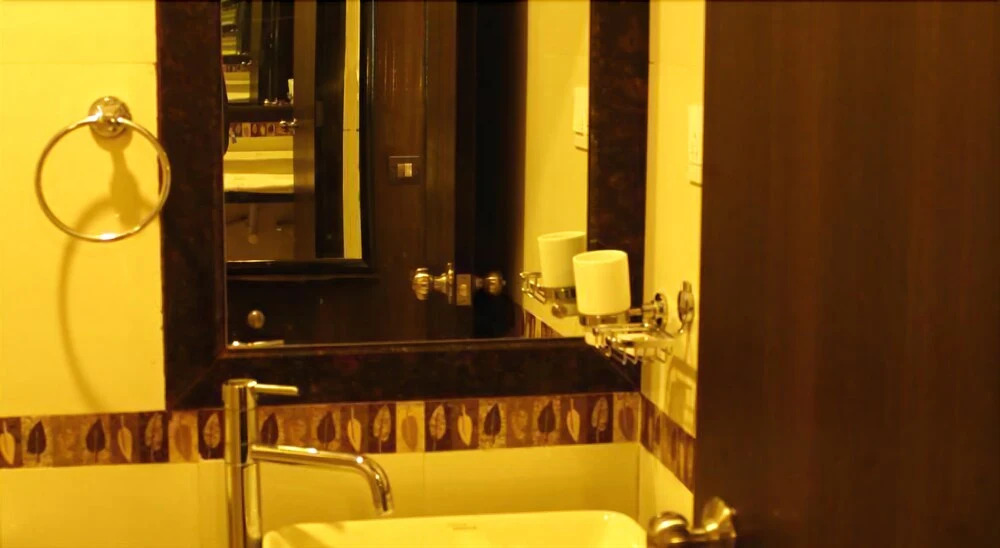 M The Business Hotel