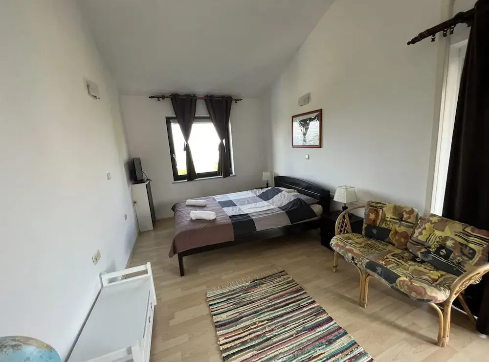 Tranquil Spacious Villa With Private Pool