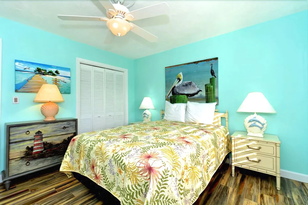 Surf Rider's Cottage 2 Bedrooms 1 Bathroom Condo