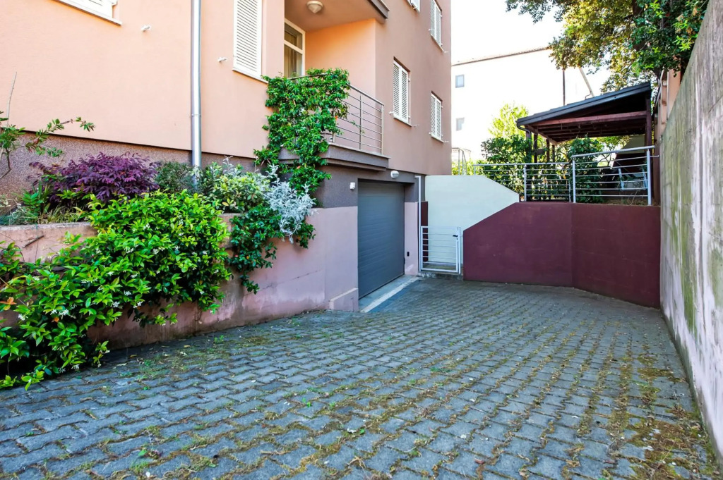 F&R Apartments II