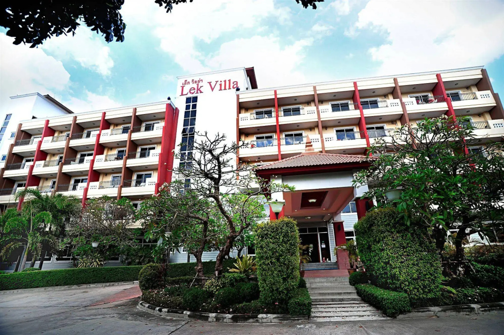 Lek Villa