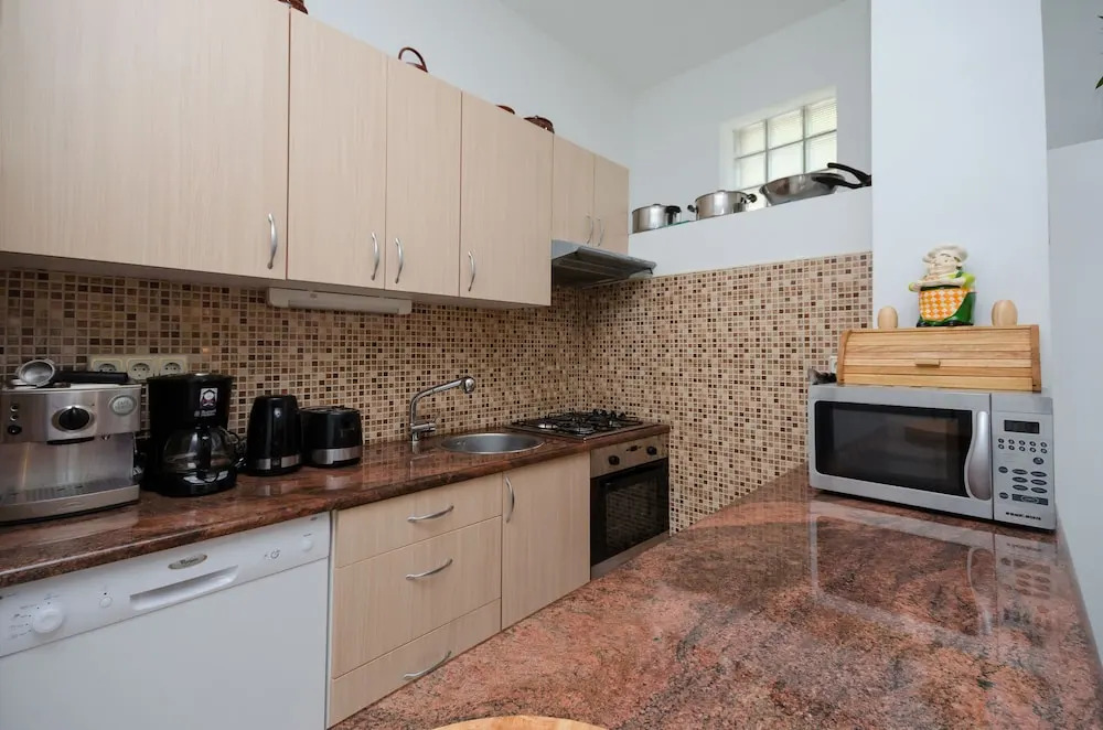 VILLA BARETIC