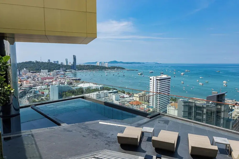Edge Central Pattaya Vip Condo