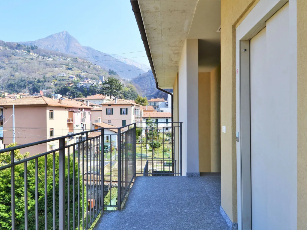 Snug apartment in Dervio with balcony or terrace