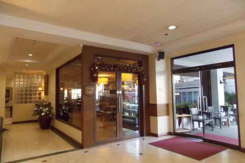 Diplomat Hotel