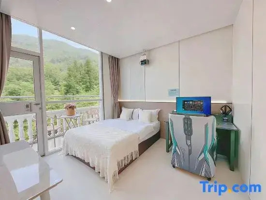 Yuxiang E-sports Homestay (Qiaogang Beach)