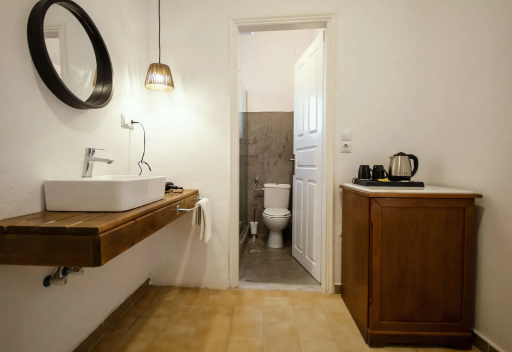 Olive Grove Beachfront Apartments & Suites