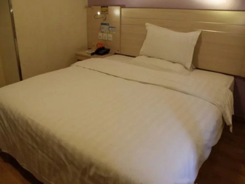 7 Days Inn Zhengzhou Railway Station Central Square Branch