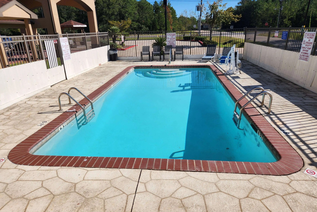 Days Inn by Wyndham Lumberton