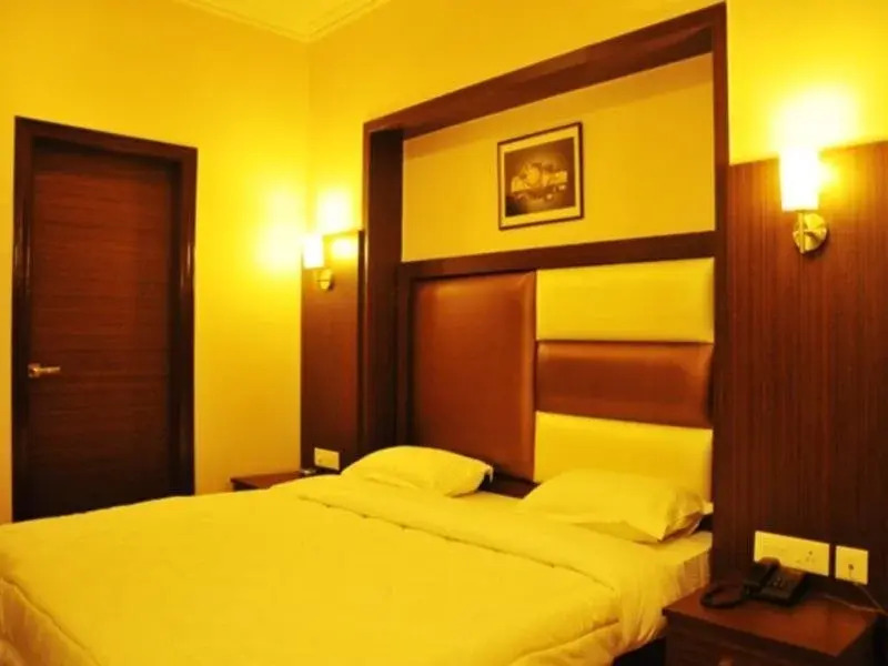Paramount Hotel