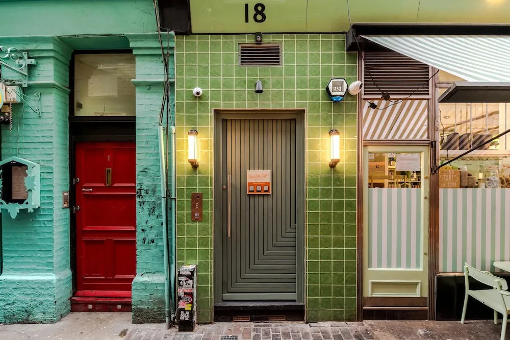 The Italian Collection - Soho - by Frankie