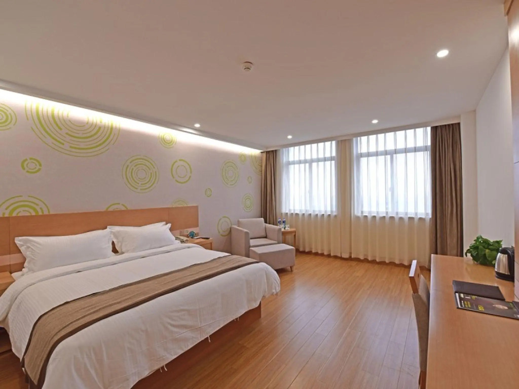 GreenTree Inn Tongxiang Chongfuzhen World Fur Center Branch
